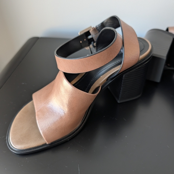 Elegant Tan Women's Sandals - Picture 8 of 11
